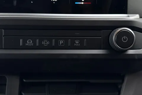 PK25KKW Volkswagen Transporter 2.0 TDI 150 Commerce Plus Van Thumbnail #35