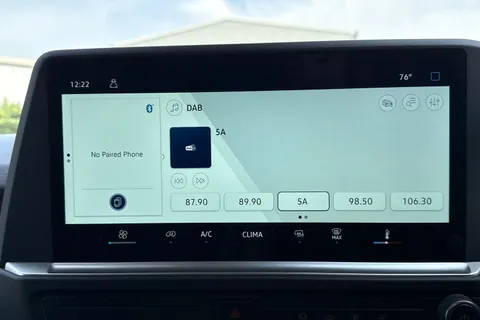 PK25KKW Volkswagen Transporter 2.0 TDI 150 Commerce Plus Van Thumbnail #38