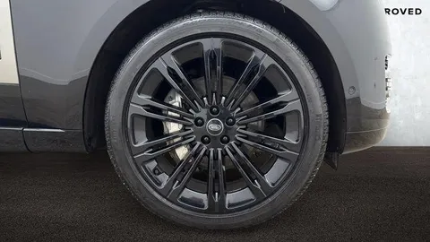 KJ24UPB Land Rover Range Rover 3.0 D300 HSE 5dr Thumbnail #9