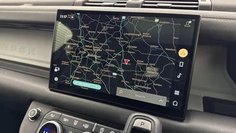 KJ24NVD Land Rover Defender 90 3.0 D250 X-Dynamic HSE 3dr Thumbnail #12