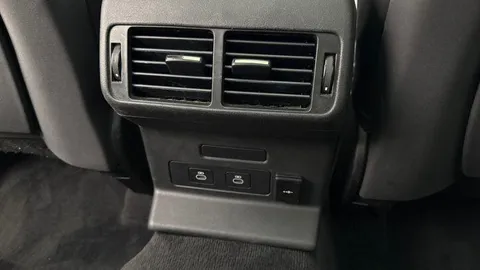 KJ24UTW Land Rover Range Rover Velar 2.0 D200 Dynamic HSE 5dr Thumbnail #18