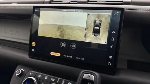 KJ24NVD Land Rover Defender 90 3.0 D250 X-Dynamic HSE 3dr Thumbnail #13