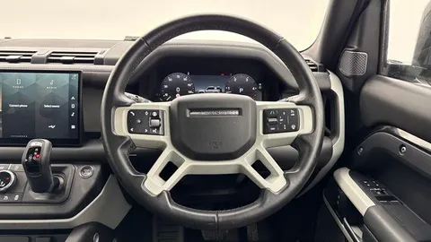 KJ24NVD Land Rover Defender 90 3.0 D250 X-Dynamic HSE 3dr Thumbnail #16