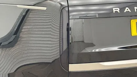 KJ24UPB Land Rover Range Rover 3.0 D300 HSE 5dr Thumbnail #18