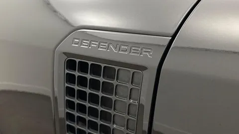 KJ24NVD Land Rover Defender 90 3.0 D250 X-Dynamic HSE 3dr Thumbnail #20