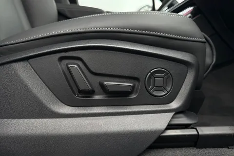  Audi Q7 3.0 TDI V6 Black Edition Tiptronic quattro Euro 6 (s/s) 5dr Thumbnail #32