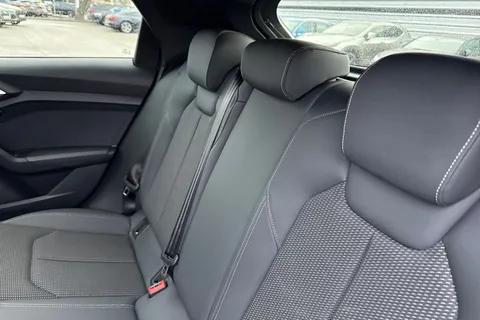 19 of 52 for Audi A1 S line 30 TFSI 116 PS 6-speed