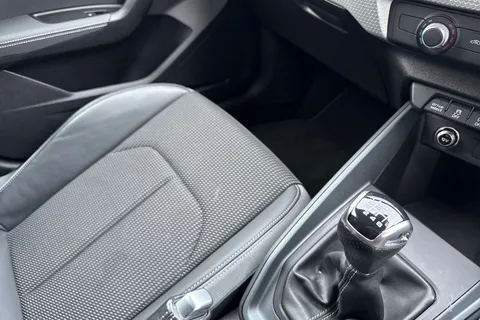 20 of 52 for Audi A1 S line 30 TFSI 116 PS 6-speed