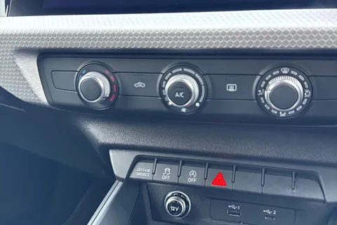 22 of 52 for Audi A1 S line 30 TFSI 116 PS 6-speed