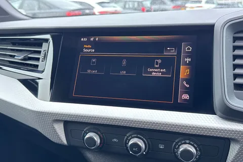 34 of 52 for Audi A1 S line 30 TFSI 116 PS 6-speed