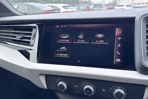 42 of 52 for Audi A1 S line 30 TFSI 116 PS 6-speed