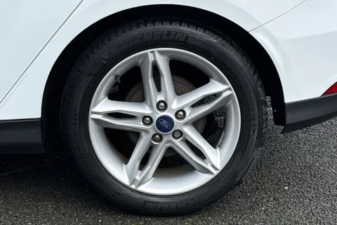 WT17ZHZ Ford Focus 1.0T EcoBoost Titanium Euro 6 (s/s) 5dr Thumbnail #13