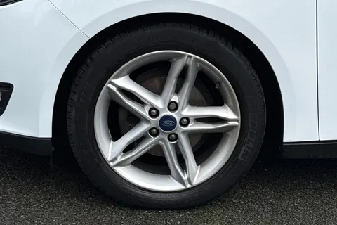 WT17ZHZ Ford Focus 1.0T EcoBoost Titanium Euro 6 (s/s) 5dr Thumbnail #14
