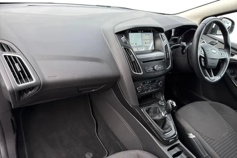 WT17ZHZ Ford Focus 1.0T EcoBoost Titanium Euro 6 (s/s) 5dr Thumbnail #16