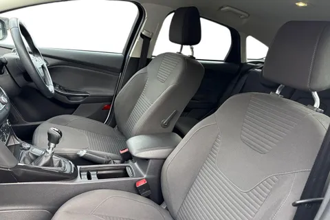 WT17ZHZ Ford Focus 1.0T EcoBoost Titanium Euro 6 (s/s) 5dr Thumbnail #17