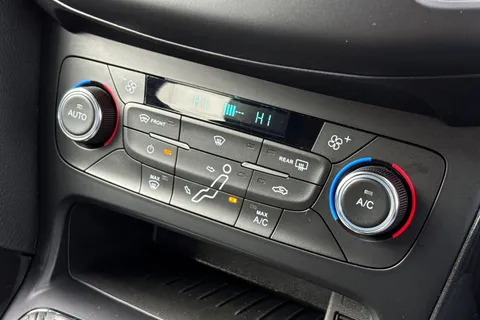 WT17ZHZ Ford Focus 1.0T EcoBoost Titanium Euro 6 (s/s) 5dr Thumbnail #23