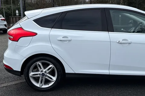 WT17ZHZ Ford Focus 1.0T EcoBoost Titanium Euro 6 (s/s) 5dr Thumbnail #30