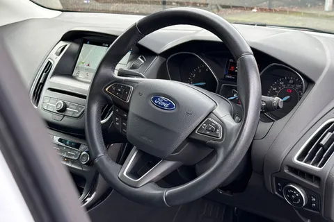 WT17ZHZ Ford Focus 1.0T EcoBoost Titanium Euro 6 (s/s) 5dr Thumbnail #31