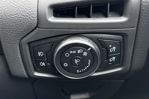 WT17ZHZ Ford Focus 1.0T EcoBoost Titanium Euro 6 (s/s) 5dr Thumbnail #39