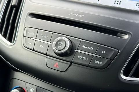 WT17ZHZ Ford Focus 1.0T EcoBoost Titanium Euro 6 (s/s) 5dr Thumbnail #42