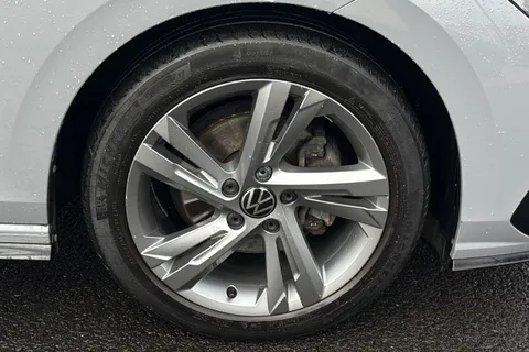 DE72RCU Volkswagen Golf 2.0 TDI 150 R-Line 5dr DSG Thumbnail #14