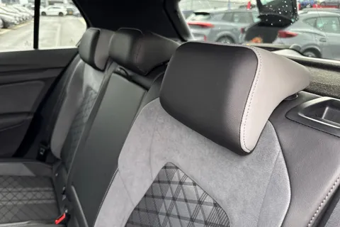 DE72RCU Volkswagen Golf 2.0 TDI 150 R-Line 5dr DSG Thumbnail #20