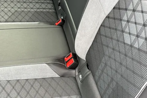 DE72RCU Volkswagen Golf 2.0 TDI 150 R-Line 5dr DSG Thumbnail #33