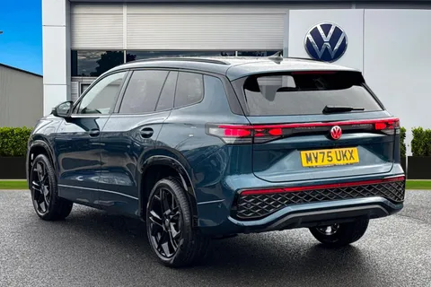 MV75UKX Volkswagen Tayron 1.5 TSI eHybrid 272 R-Line 5dr DSG **BLACK STYLE PACK, COMFORT PACK** Thumbnail #3