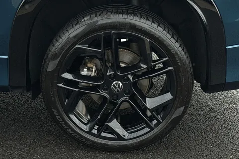 MV75UKX Volkswagen Tayron 1.5 TSI eHybrid 272 R-Line 5dr DSG **BLACK STYLE PACK, COMFORT PACK** Thumbnail #11
