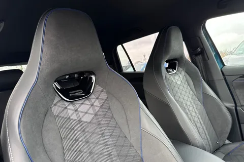 MV75UKX Volkswagen Tayron 1.5 TSI eHybrid 272 R-Line 5dr DSG **BLACK STYLE PACK, COMFORT PACK** Thumbnail #24