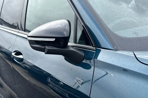 MV75UKX Volkswagen Tayron 1.5 TSI eHybrid 272 R-Line 5dr DSG **BLACK STYLE PACK, COMFORT PACK** Thumbnail #25