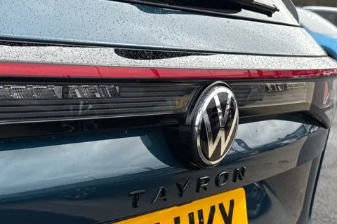 MV75UKX Volkswagen Tayron 1.5 TSI eHybrid 272 R-Line 5dr DSG **BLACK STYLE PACK, COMFORT PACK** Thumbnail #29