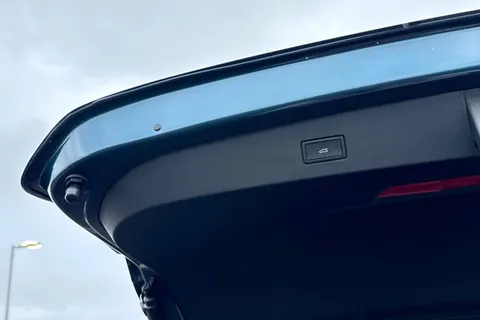 MV75UKX Volkswagen Tayron 1.5 TSI eHybrid 272 R-Line 5dr DSG **BLACK STYLE PACK, COMFORT PACK** Thumbnail #32