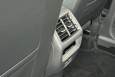 MV75UKX Volkswagen Tayron 1.5 TSI eHybrid 272 R-Line 5dr DSG **BLACK STYLE PACK, COMFORT PACK** Thumbnail #34