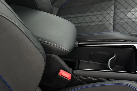 MV75UKX Volkswagen Tayron 1.5 TSI eHybrid 272 R-Line 5dr DSG **BLACK STYLE PACK, COMFORT PACK** Thumbnail #35