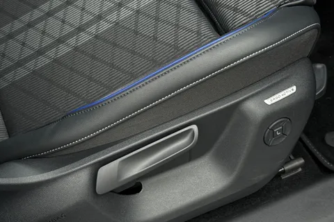 MV75UKX Volkswagen Tayron 1.5 TSI eHybrid 272 R-Line 5dr DSG **BLACK STYLE PACK, COMFORT PACK** Thumbnail #36