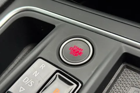 44 of 50 for SEAT LEON 1.5 eTSI 150 FR 5dr DSG