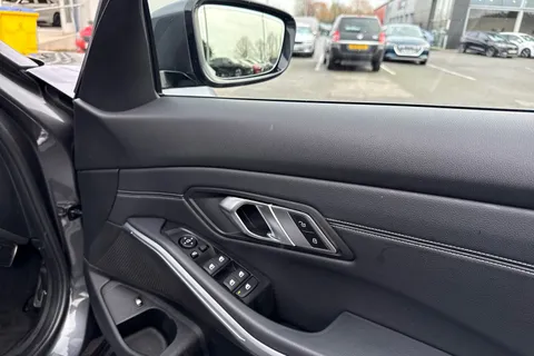 NA69OWZ BMW 3 Series 2.0 330e 12kWh M Sport Auto Euro 6 (s/s) 4dr Thumbnail #22