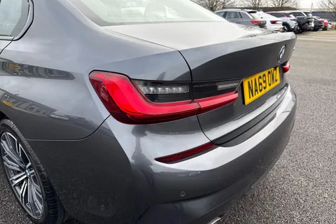 NA69OWZ BMW 3 Series 2.0 330e 12kWh M Sport Auto Euro 6 (s/s) 4dr Thumbnail #32