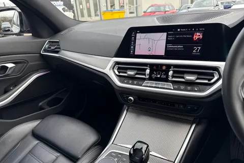 NA69OWZ BMW 3 Series 2.0 330e 12kWh M Sport Auto Euro 6 (s/s) 4dr Thumbnail #45