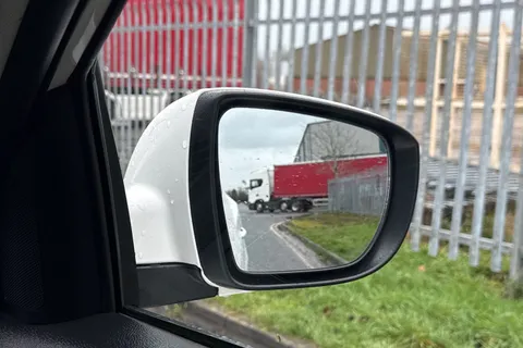 21 of 43 for Hyundai Ix35 2.0 CRDi SE 4WD Euro 5 5dr (Nav)