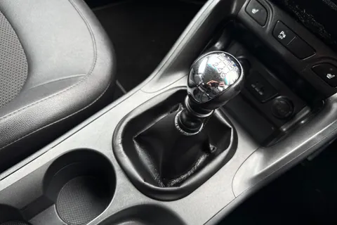 23 of 43 for Hyundai Ix35 2.0 CRDi SE 4WD Euro 5 5dr (Nav)