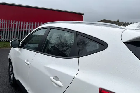 25 of 43 for Hyundai Ix35 2.0 CRDi SE 4WD Euro 5 5dr (Nav)