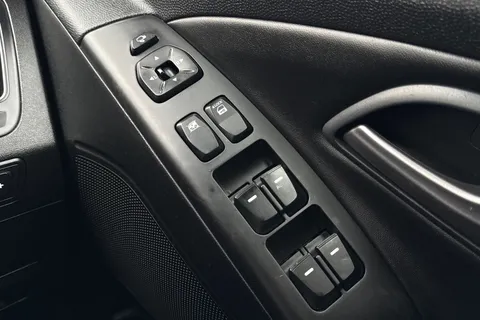 35 of 43 for Hyundai Ix35 2.0 CRDi SE 4WD Euro 5 5dr (Nav)