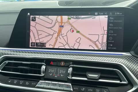 DY71UYB BMW X6 M 4.4i V8 Competition Auto xDrive Euro 6 (s/s) 5dr Thumbnail #18