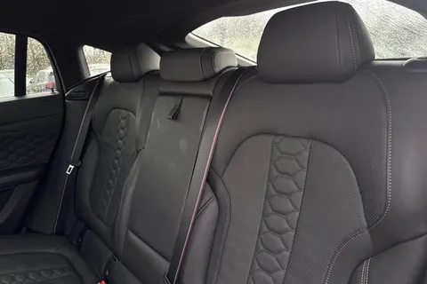 DY71UYB BMW X6 M 4.4i V8 Competition Auto xDrive Euro 6 (s/s) 5dr Thumbnail #20