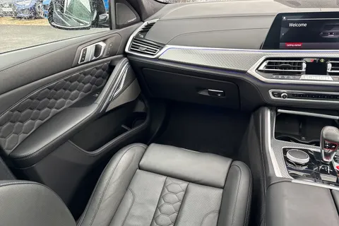 DY71UYB BMW X6 M 4.4i V8 Competition Auto xDrive Euro 6 (s/s) 5dr Thumbnail #21