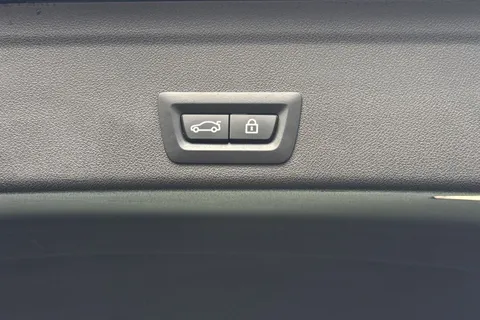 DY71UYB BMW X6 M 4.4i V8 Competition Auto xDrive Euro 6 (s/s) 5dr Thumbnail #27