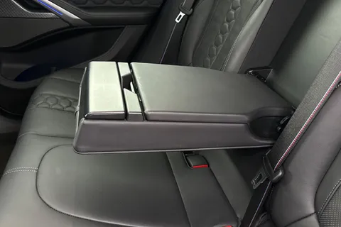 DY71UYB BMW X6 M 4.4i V8 Competition Auto xDrive Euro 6 (s/s) 5dr Thumbnail #31