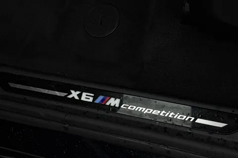 DY71UYB BMW X6 M 4.4i V8 Competition Auto xDrive Euro 6 (s/s) 5dr Thumbnail #37